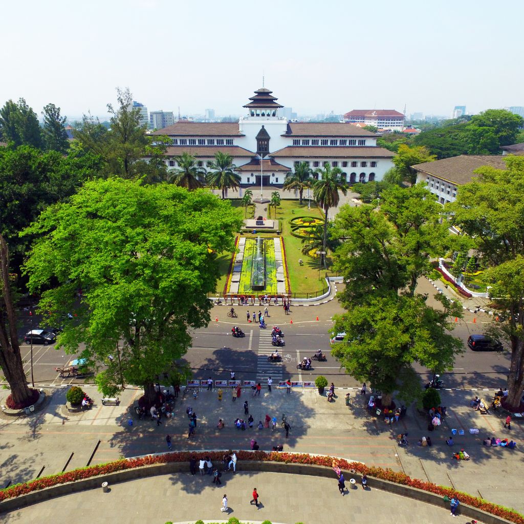 Berwisata di Bandung:  Destinasi Menarik di Kota Kembang